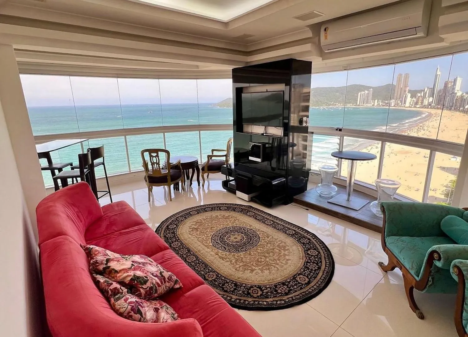 03 Dorm. Frente Mar Apartment Balneario Camboriu Brazil